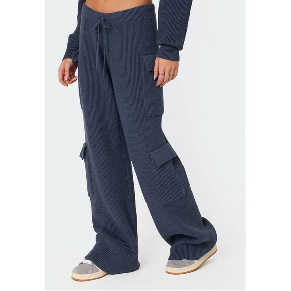 Edikted wynter cargo sweatpants - Picture 3 of 4